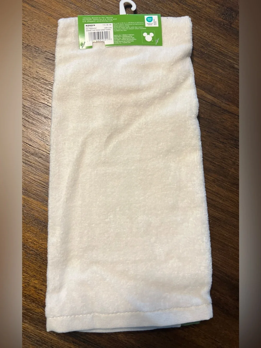 Brand New-Disney Winnie the Pooh Hand Towel